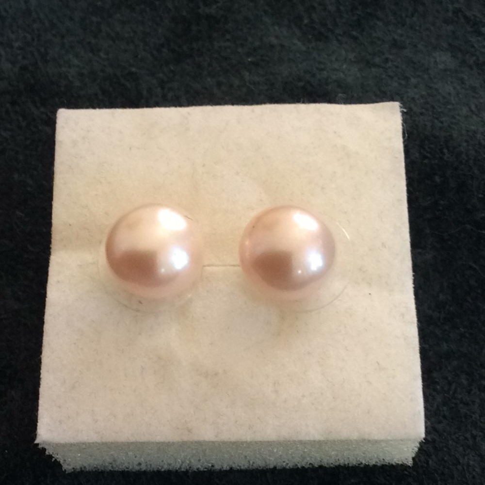 Beautiful 9mm baby pink pearl gold post earrings